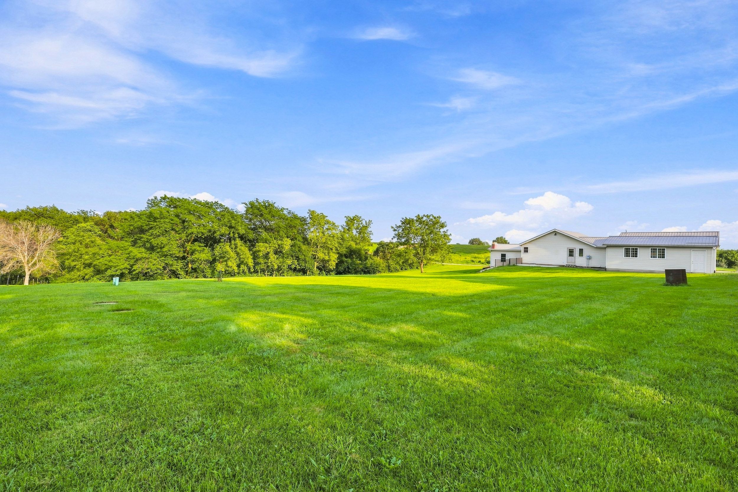 Listing Photo: 2960 160th St 0027-